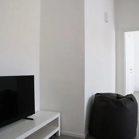 Certosa New Modern Flat Milano